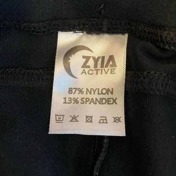 Zyia Black Unwind Jogger - Picture 4 of 6